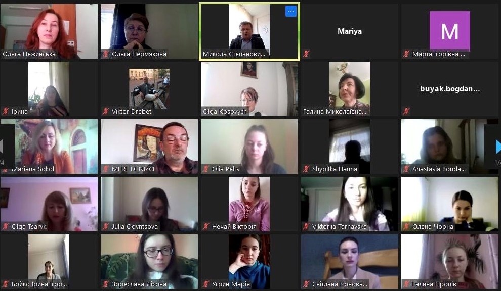 Триває обговорення виступів спікерів